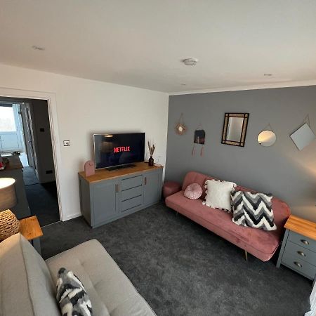 House Sleeps 8. 2Bedrooms & Sofa Beds In Sitting Room บาธ ภายนอก รูปภาพ