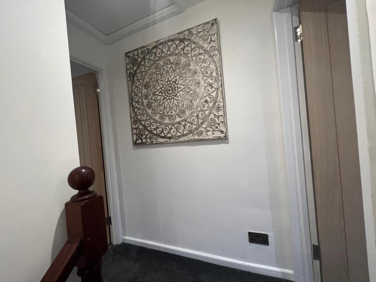 House Sleeps 8. 2Bedrooms & Sofa Beds In Sitting Room บาธ ภายนอก รูปภาพ
