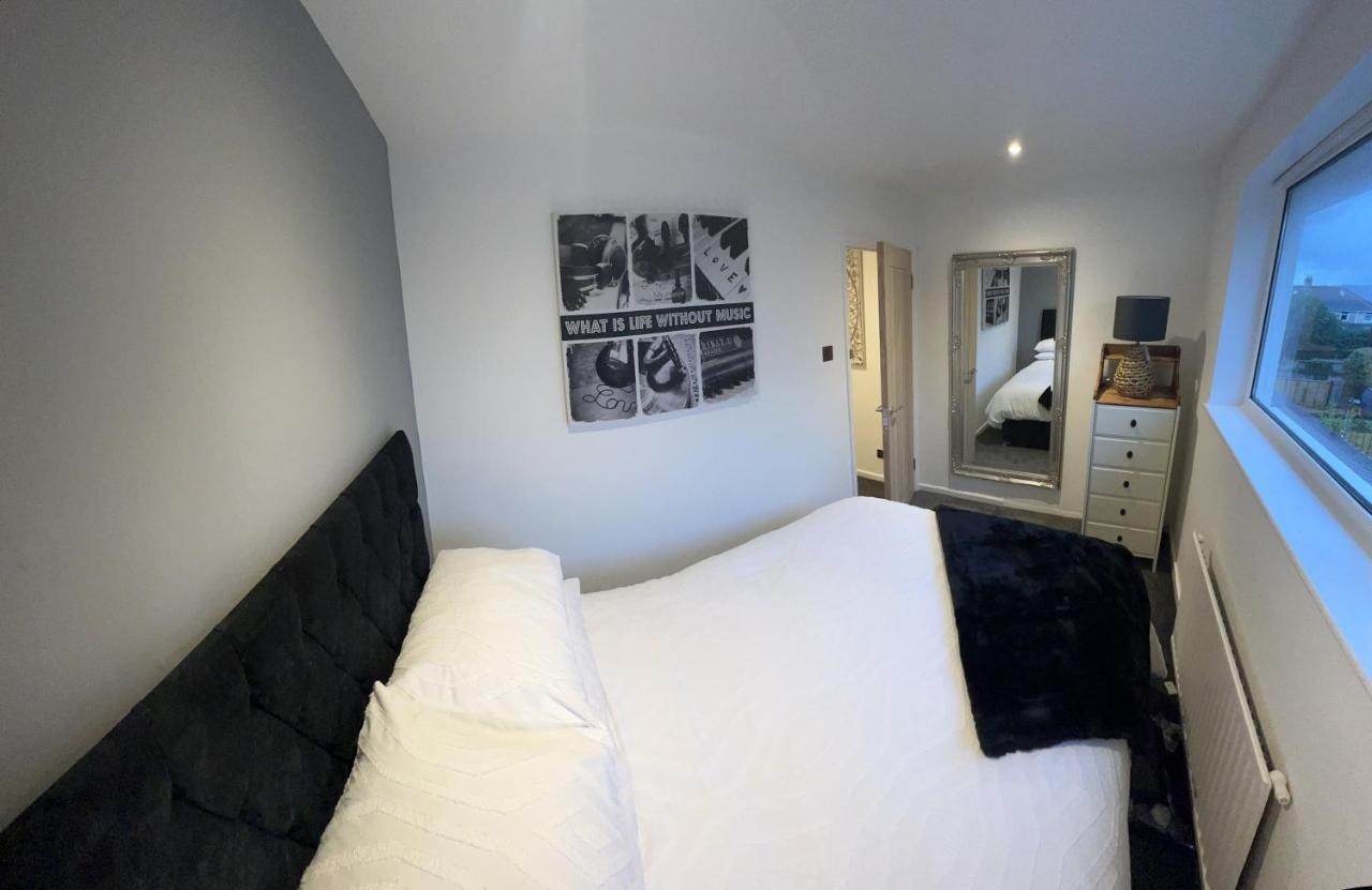 House Sleeps 8. 2Bedrooms & Sofa Beds In Sitting Room บาธ ภายนอก รูปภาพ